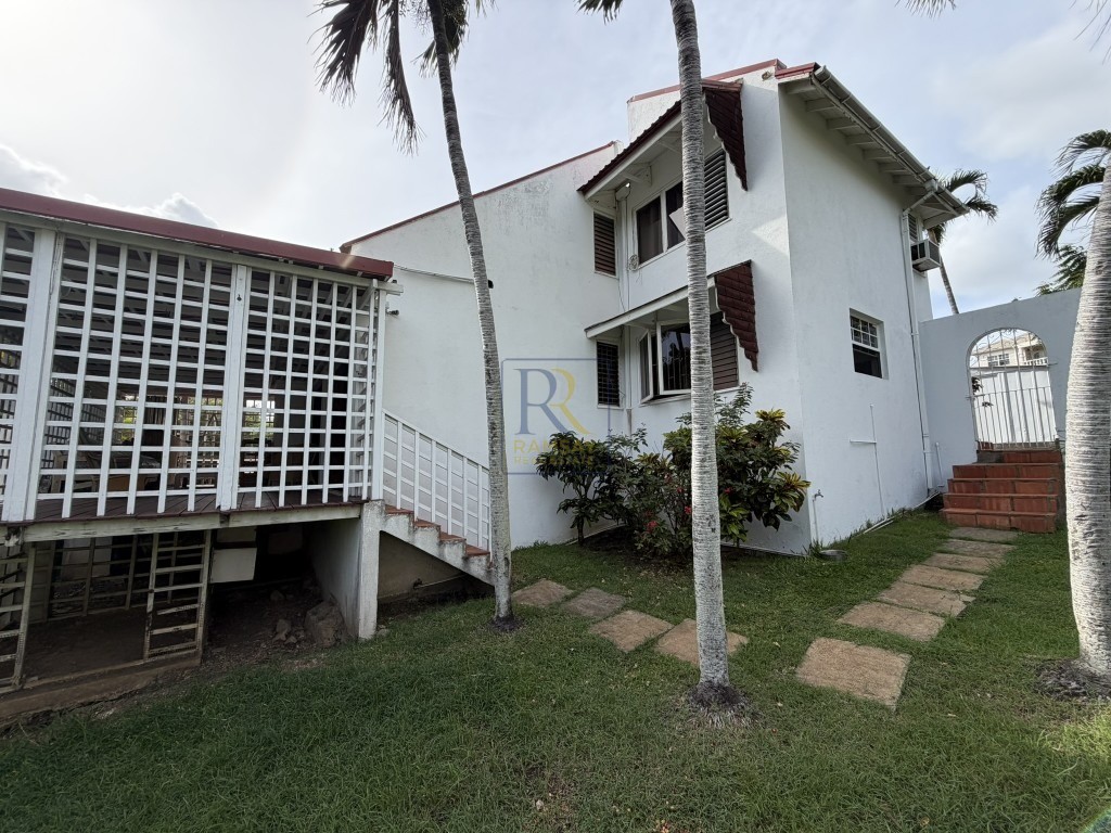 Warrens Terrace East, St. Michael
